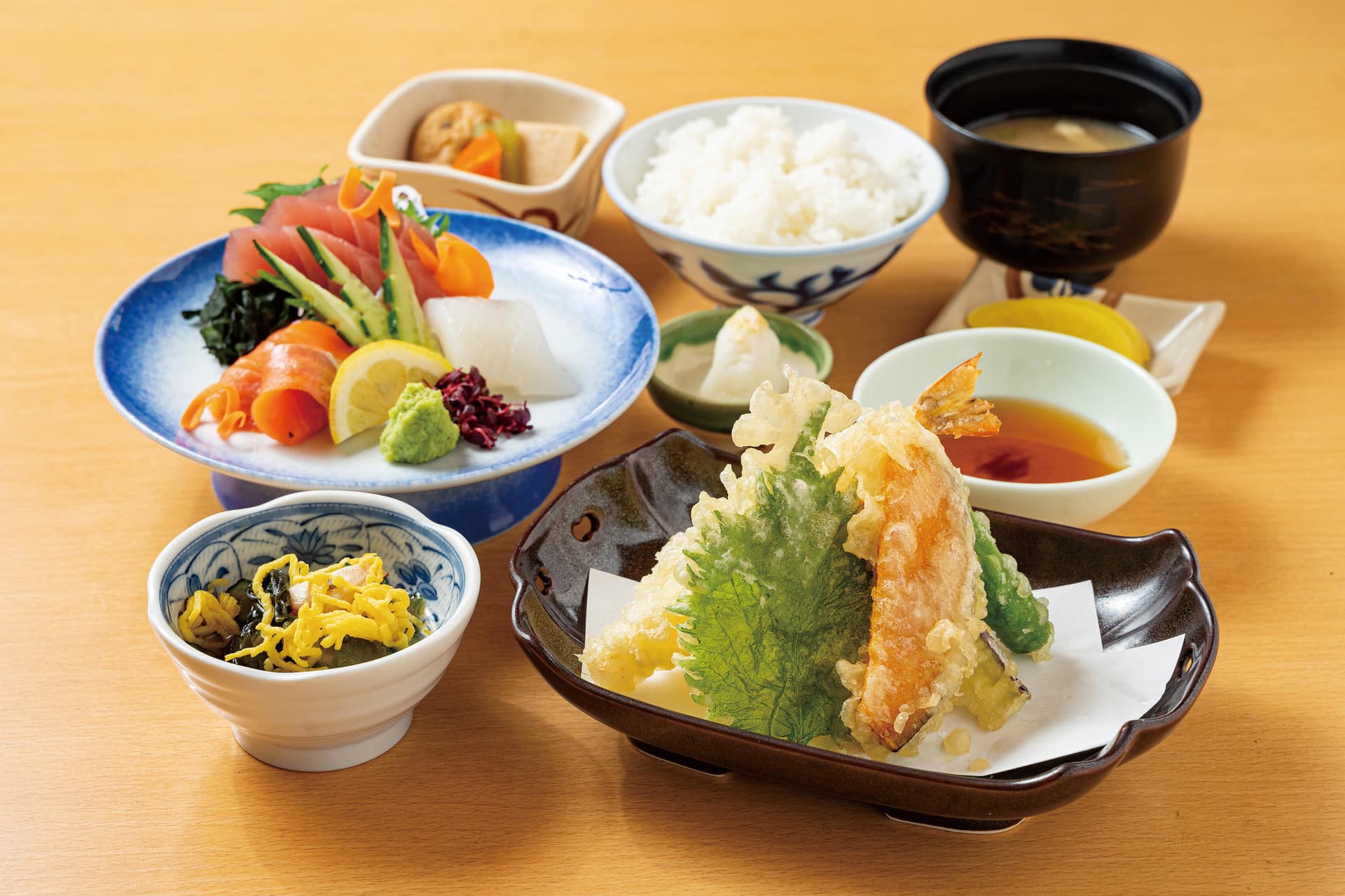 『彌生御膳（弥生御膳）』<br />
