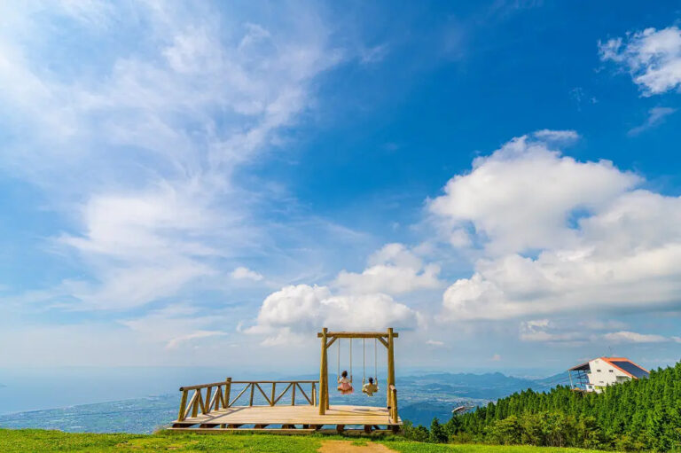 Skyview Ropeway Unpenji Ropeway (Skyview Swingset, Mount Unpenji Summit Park) | Mitoyo ...
