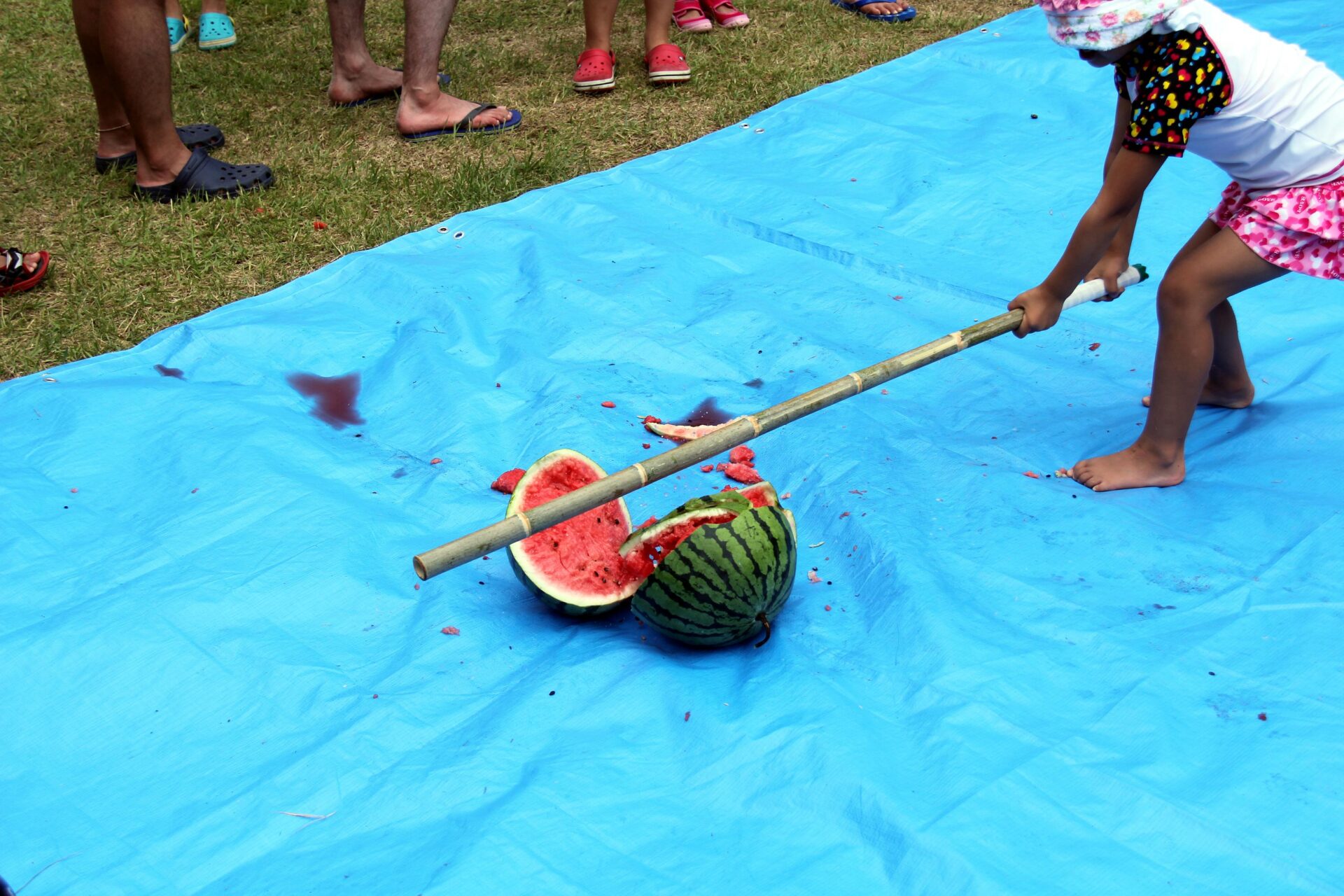 スイカ割り4 三豊市観光交流局