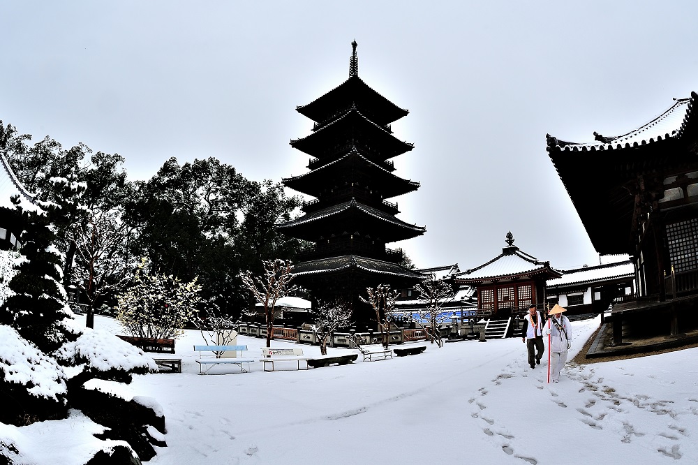 「本山寺雪景」石角　尚義（三豊市）