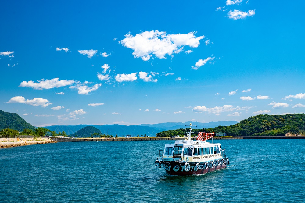 蔦島（つたじま）海水浴場＆キャンプ場