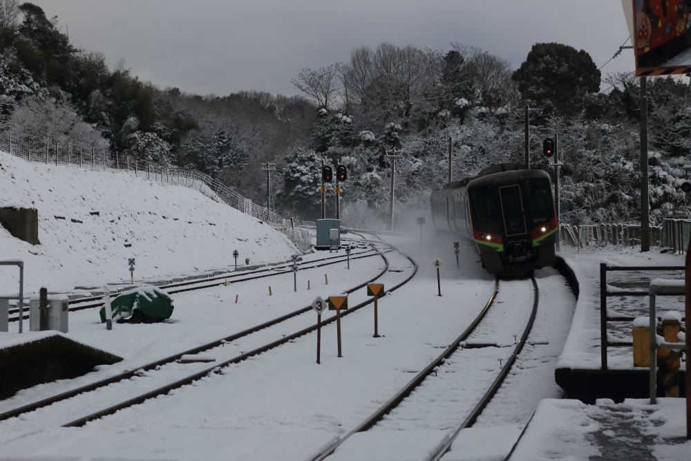 片岡　英二（仲多度郡）　「雪化粧の財田駅」